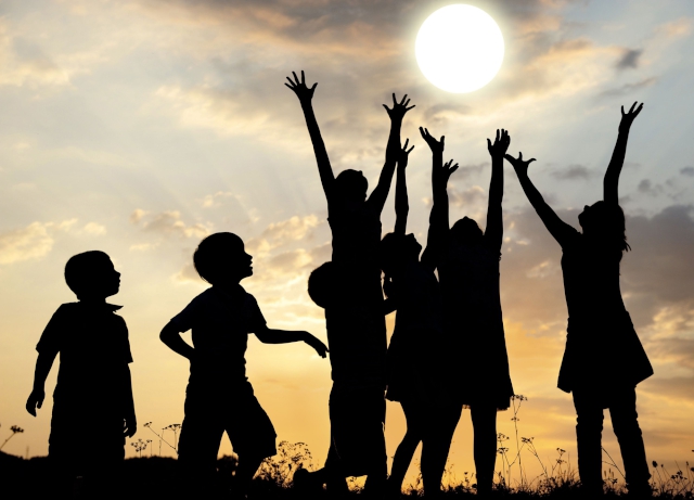 Niños en la naturaleza Niños en la naturaleza