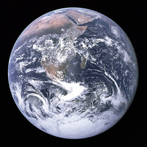 La canica azul, la Tierra